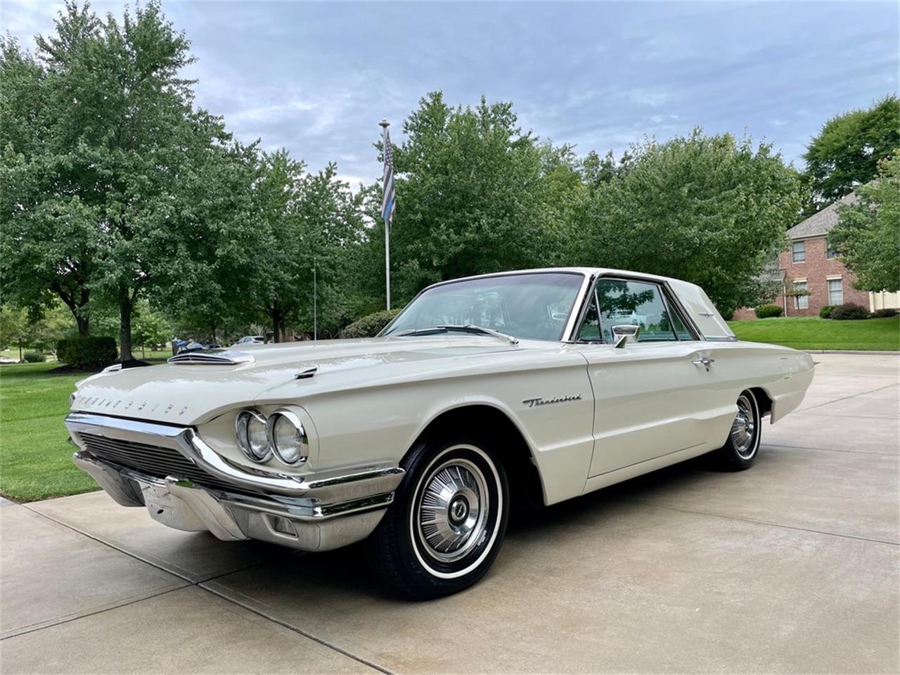 1964-ford-thunderbird-3j9cmk4o
